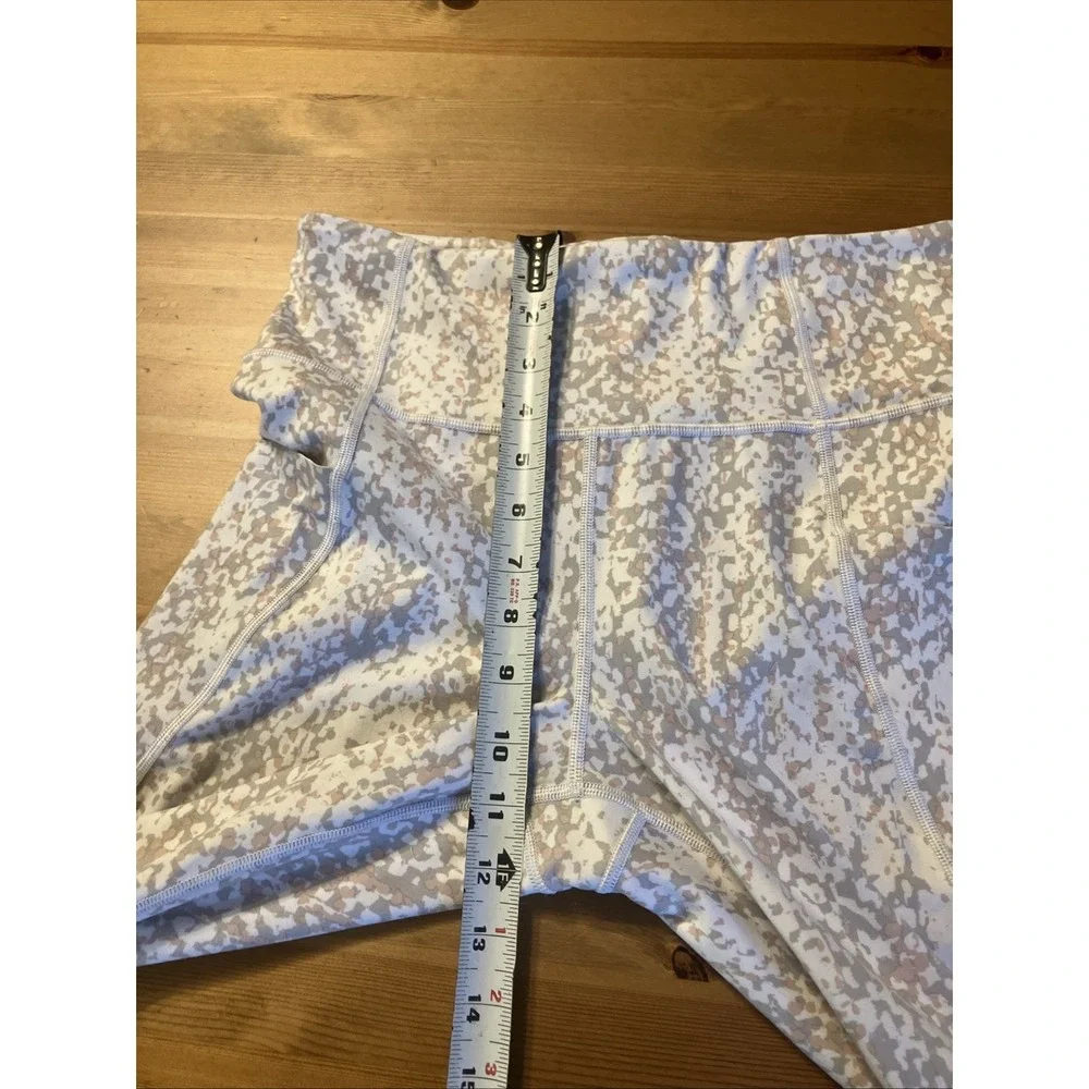 Athleta Women's Salutation Stash Pocket‎ Serpent Light Print Leggings Medium